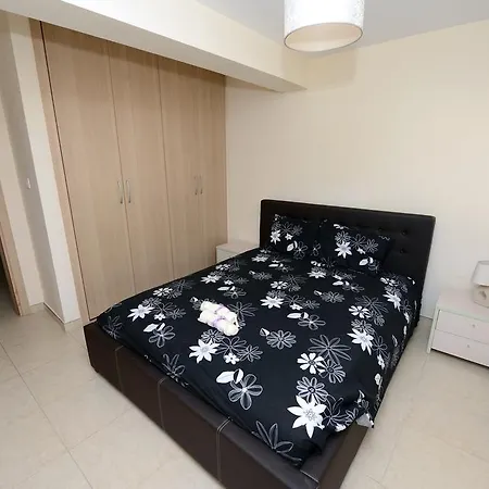 דירה Penthouse Close To Everything